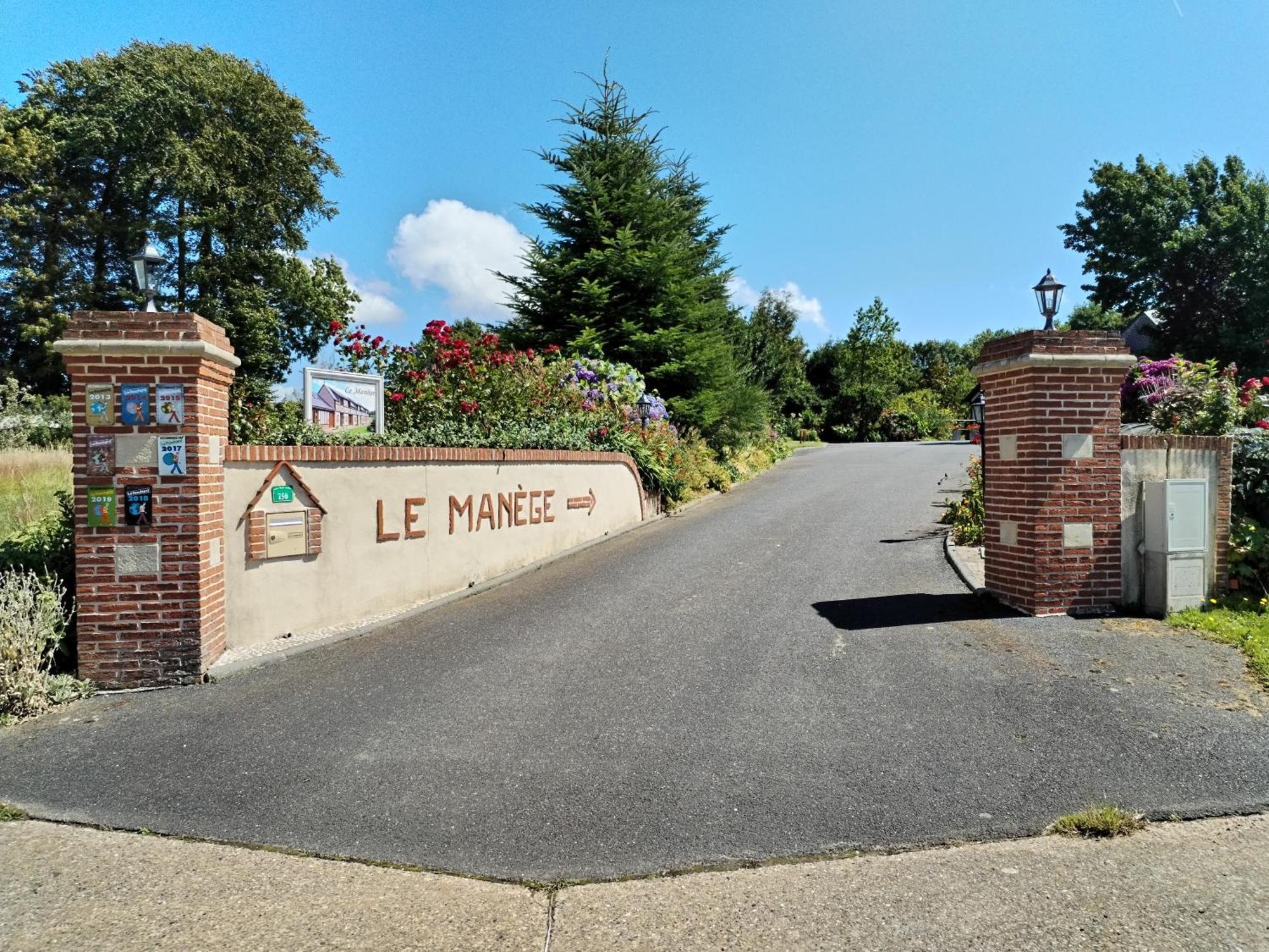 Le Manege Gite L'Eglise Hotel Sainte-Marie-au-Bosc Kültér fotó